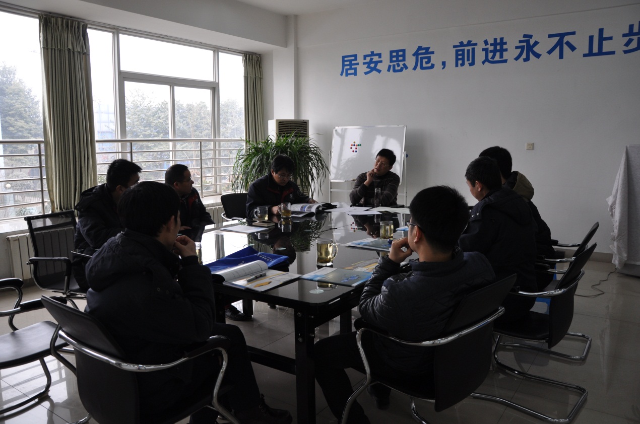 中航工业成飞集团工程师一行到访平博（中国）公司-2.jpg